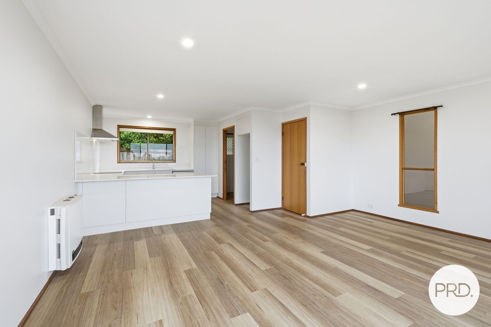 2/30 Stanley Street BELLERIVE 3
