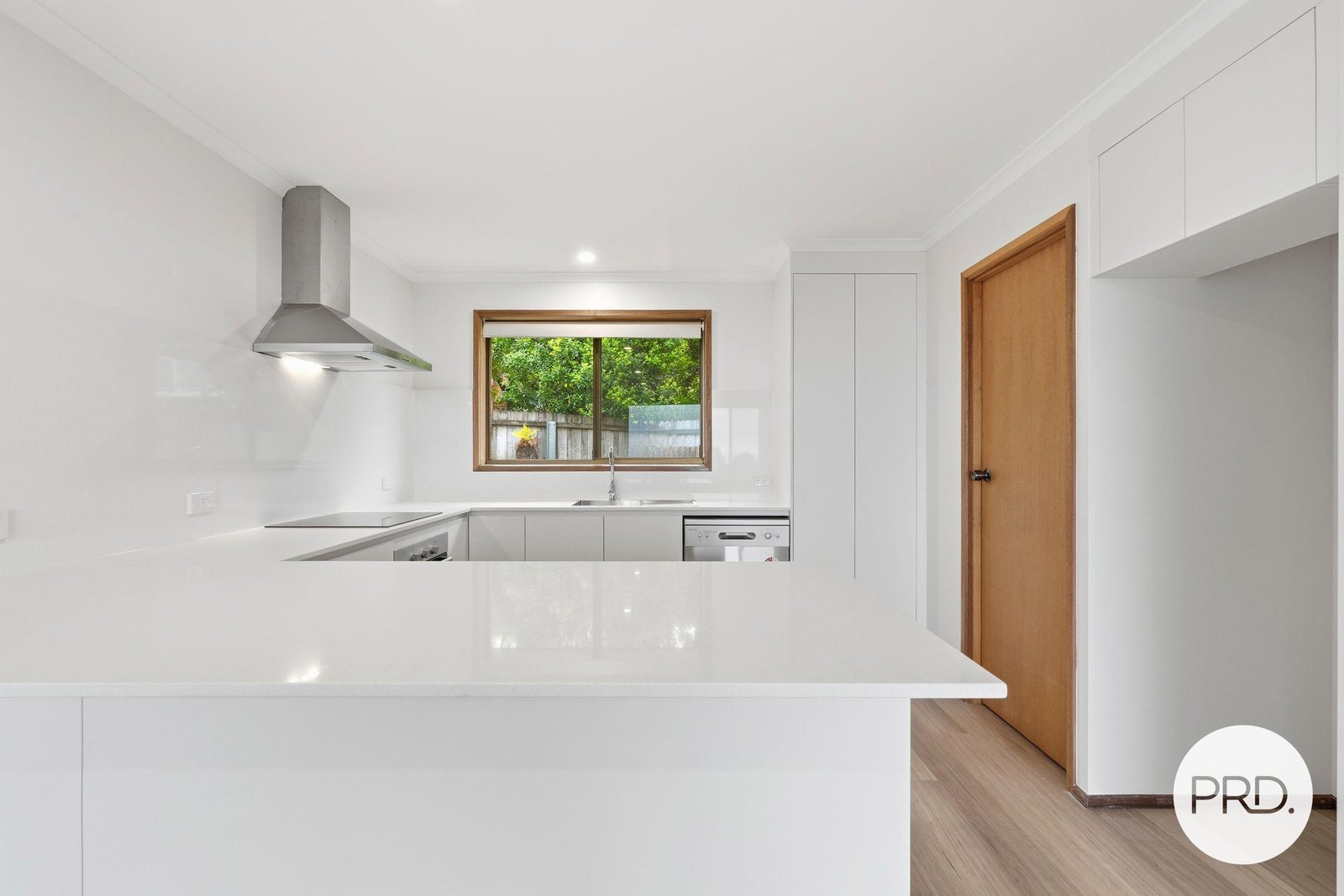 2/30 Stanley Street BELLERIVE 9