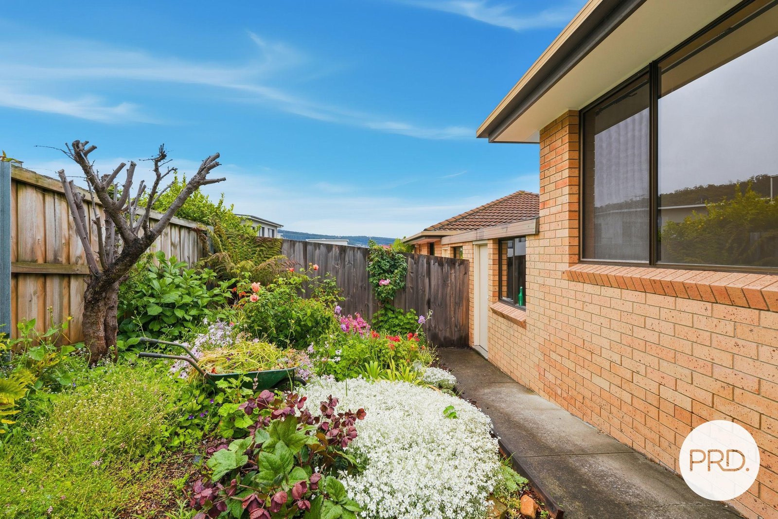 2/30 Stanley Street BELLERIVE 10