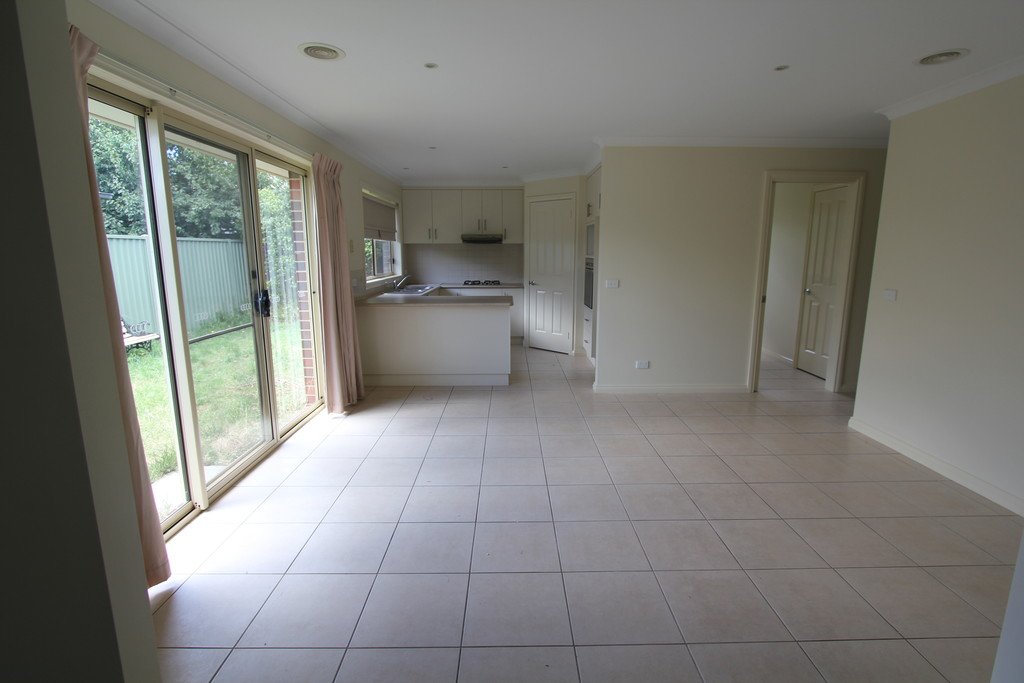 2/30 Victoria Street SEBASTOPOL 6