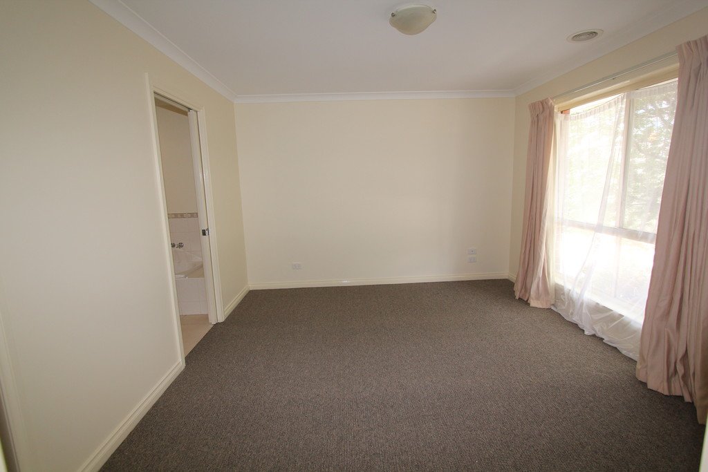 2/30 Victoria Street SEBASTOPOL 7