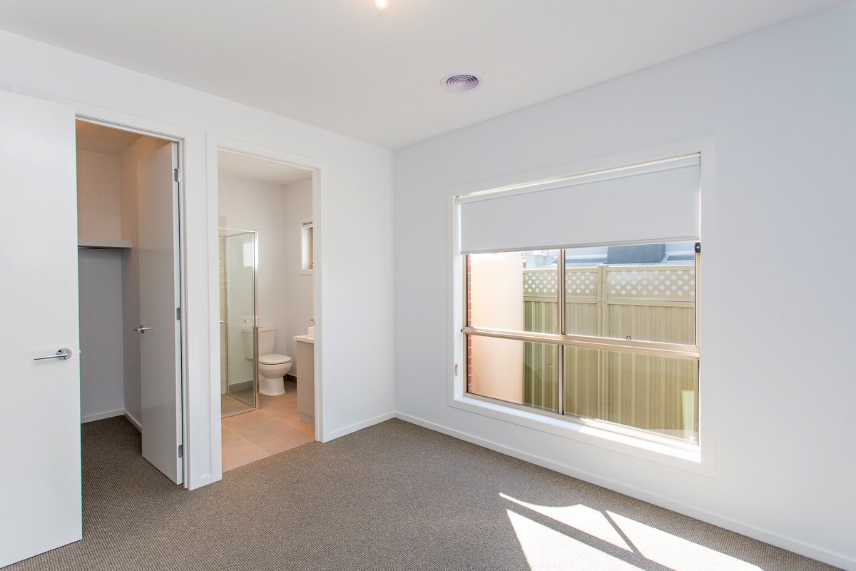 Gallery: 2/300A Heinz Lane