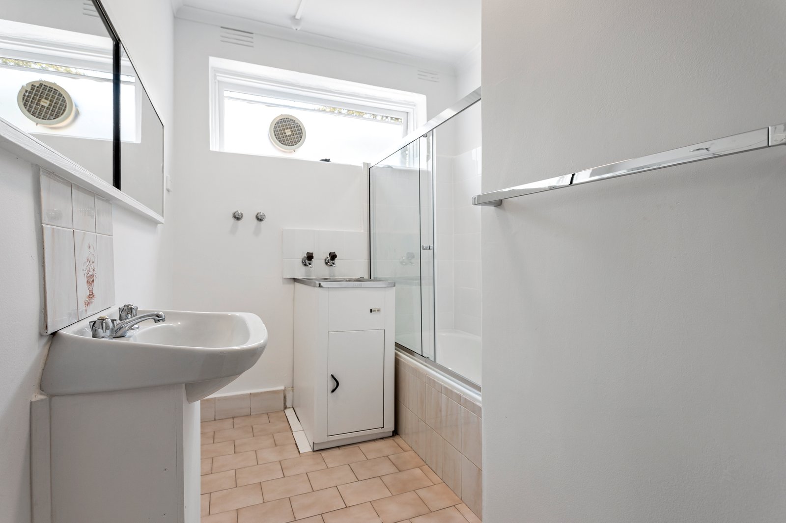 Real Estate and Property in 2/302 Glen Eira Road, Elsternwick, VIC