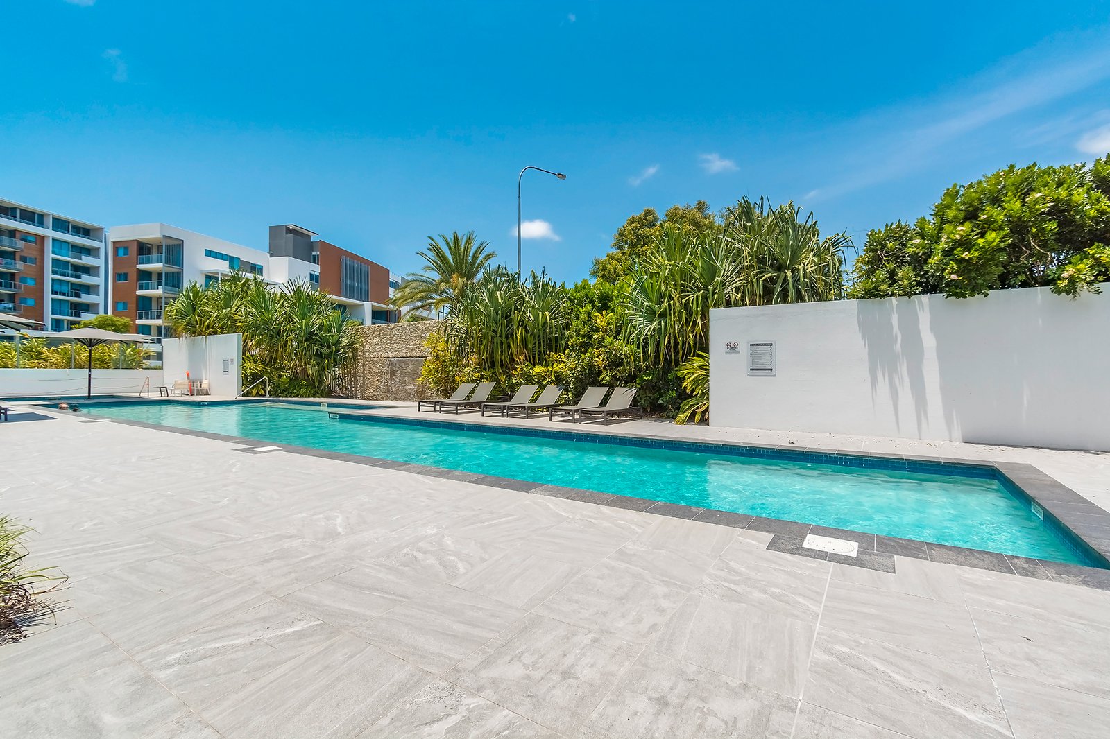 2302/397 Christine Avenue VARSITY LAKES 1