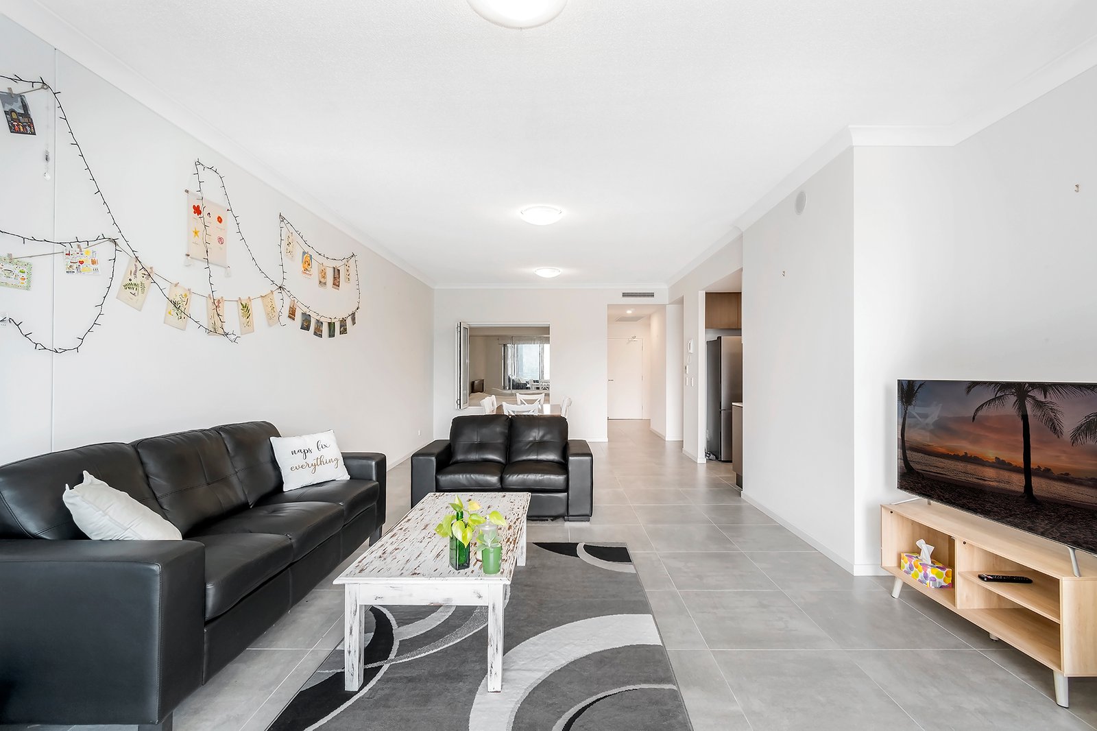 2302/397 Christine Avenue VARSITY LAKES 3