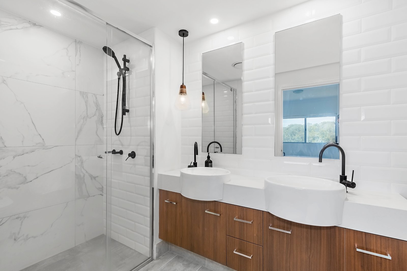 2302/397 Christine Avenue VARSITY LAKES 8