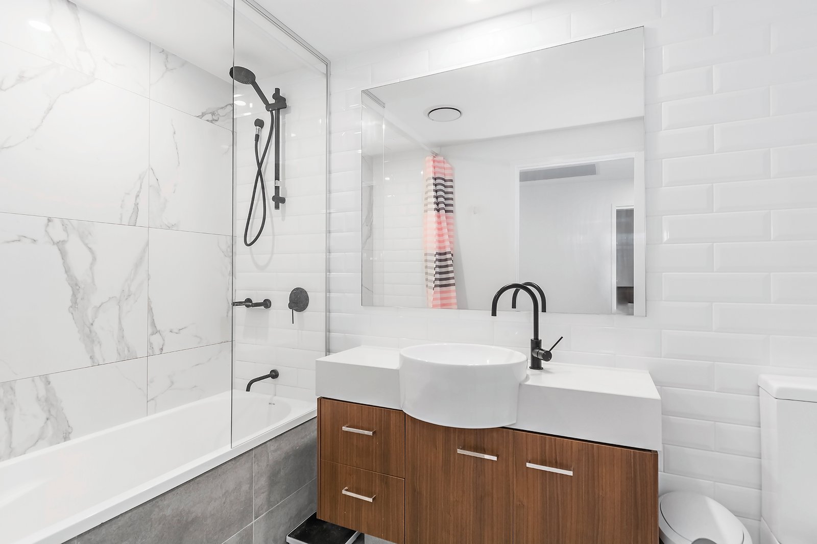 2302/397 Christine Avenue VARSITY LAKES 7