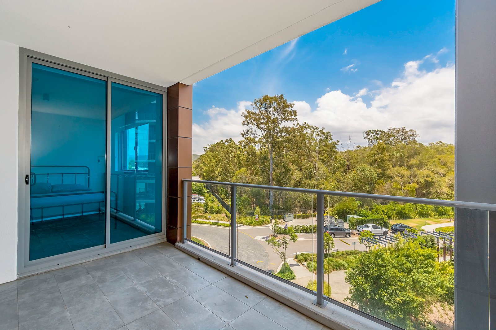 2302/397 Christine Avenue VARSITY LAKES 11