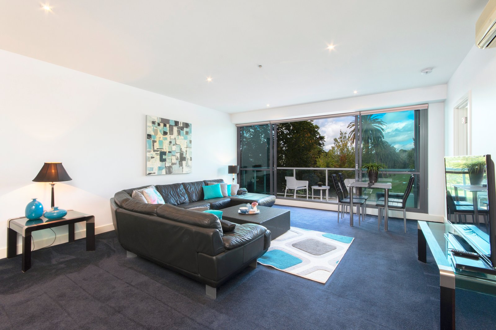 Gallery: 2303/2 Yarra Street