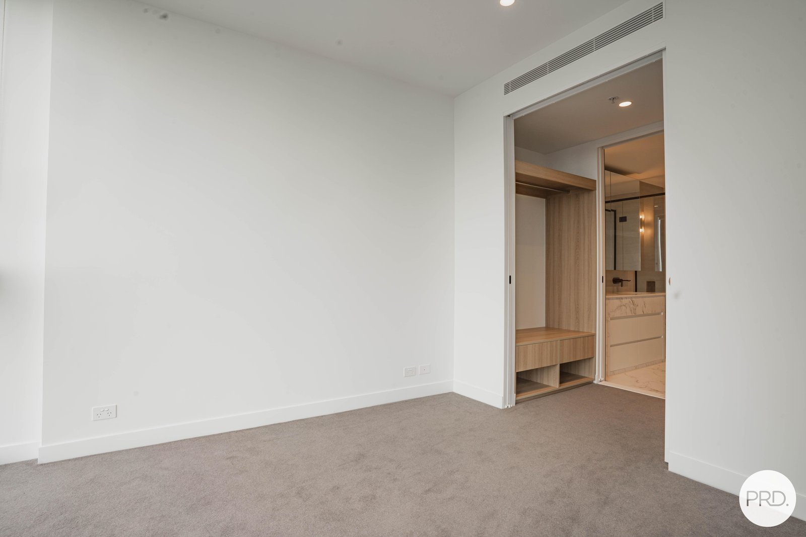 2303/63 La Trobe Street MELBOURNE 5