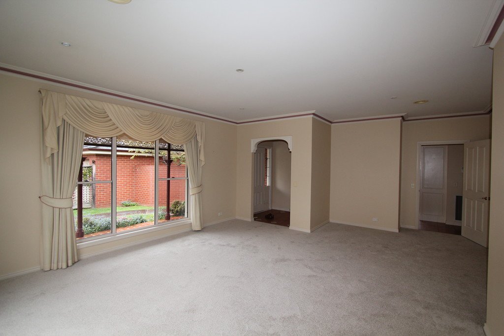 2/307 Wendouree Parade LAKE WENDOUREE 4