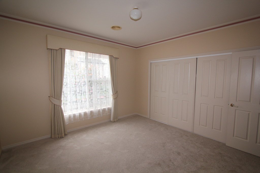 2/307 Wendouree Parade LAKE WENDOUREE 9