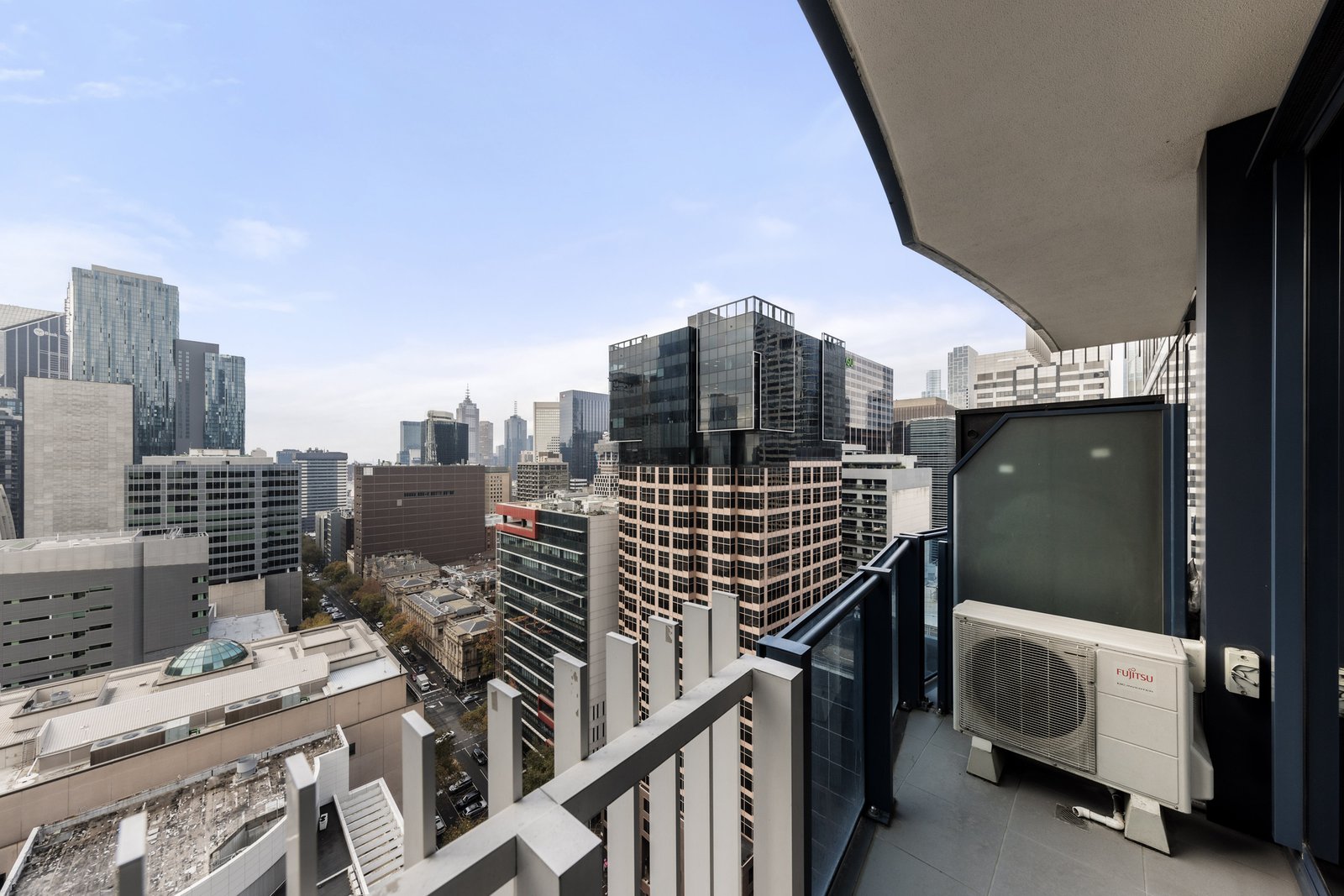 Gallery: 2307/560 Lonsdale Street