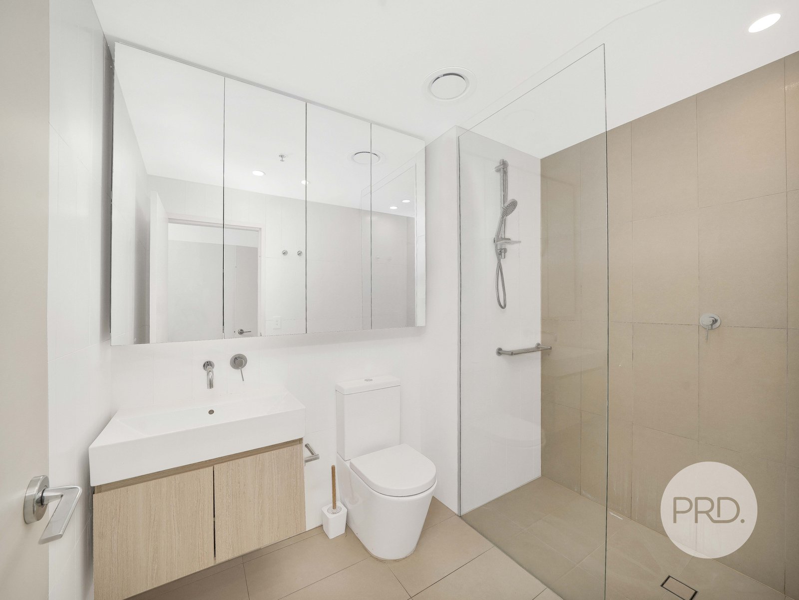 2308/6A Atkinson Street LIVERPOOL 6