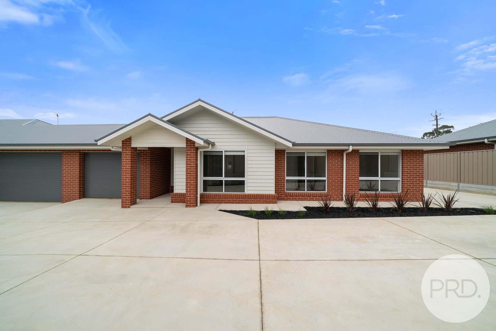 2/309 Lake Albert Road KOORINGAL 1