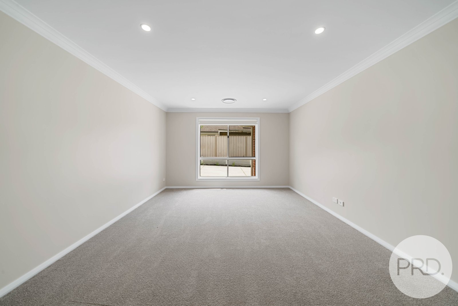 2/309 Lake Albert Road KOORINGAL 5