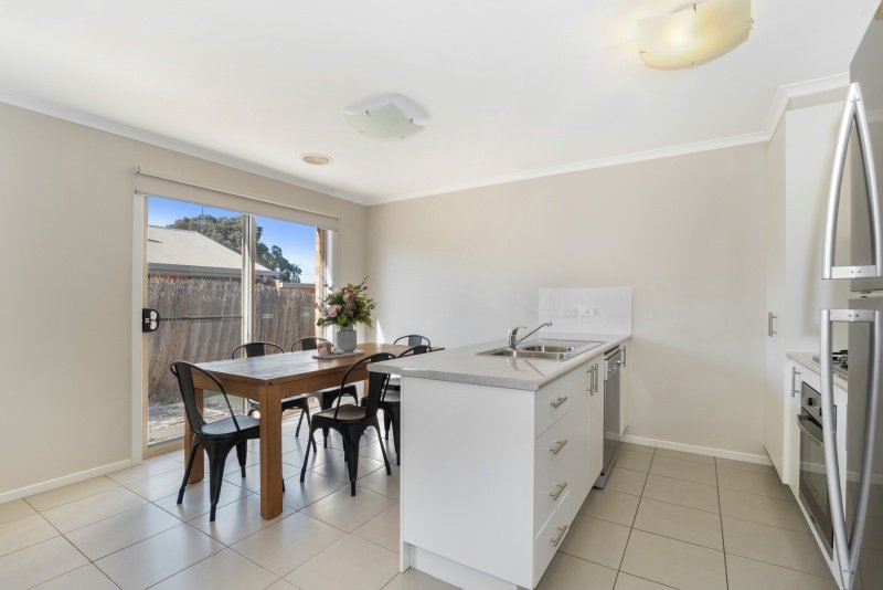 2/30a Prouses Road NORTH BENDIGO 3