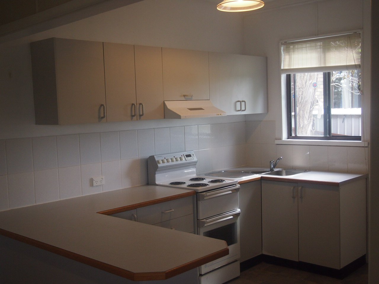 2/30A Russell Street OATLEY 2