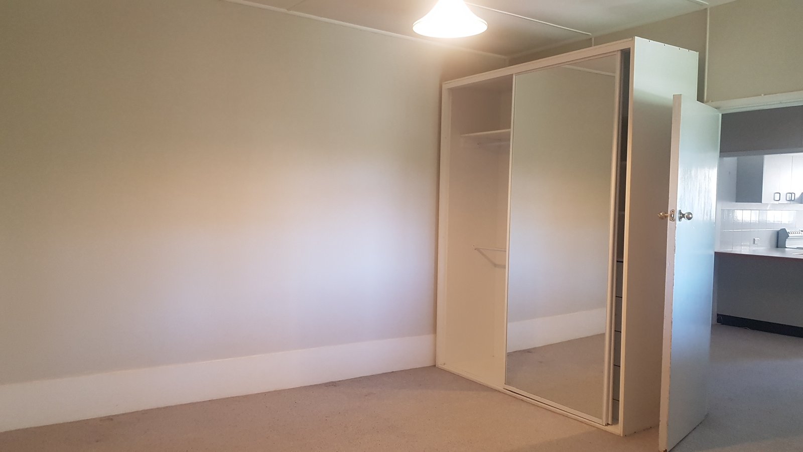 2/30A Russell Street OATLEY 6