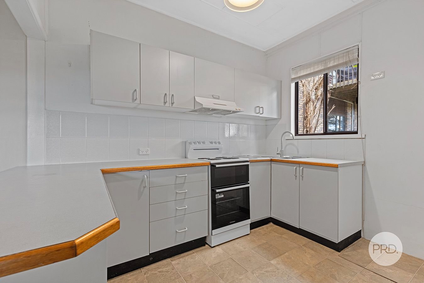 2/30A Russell Street OATLEY 3