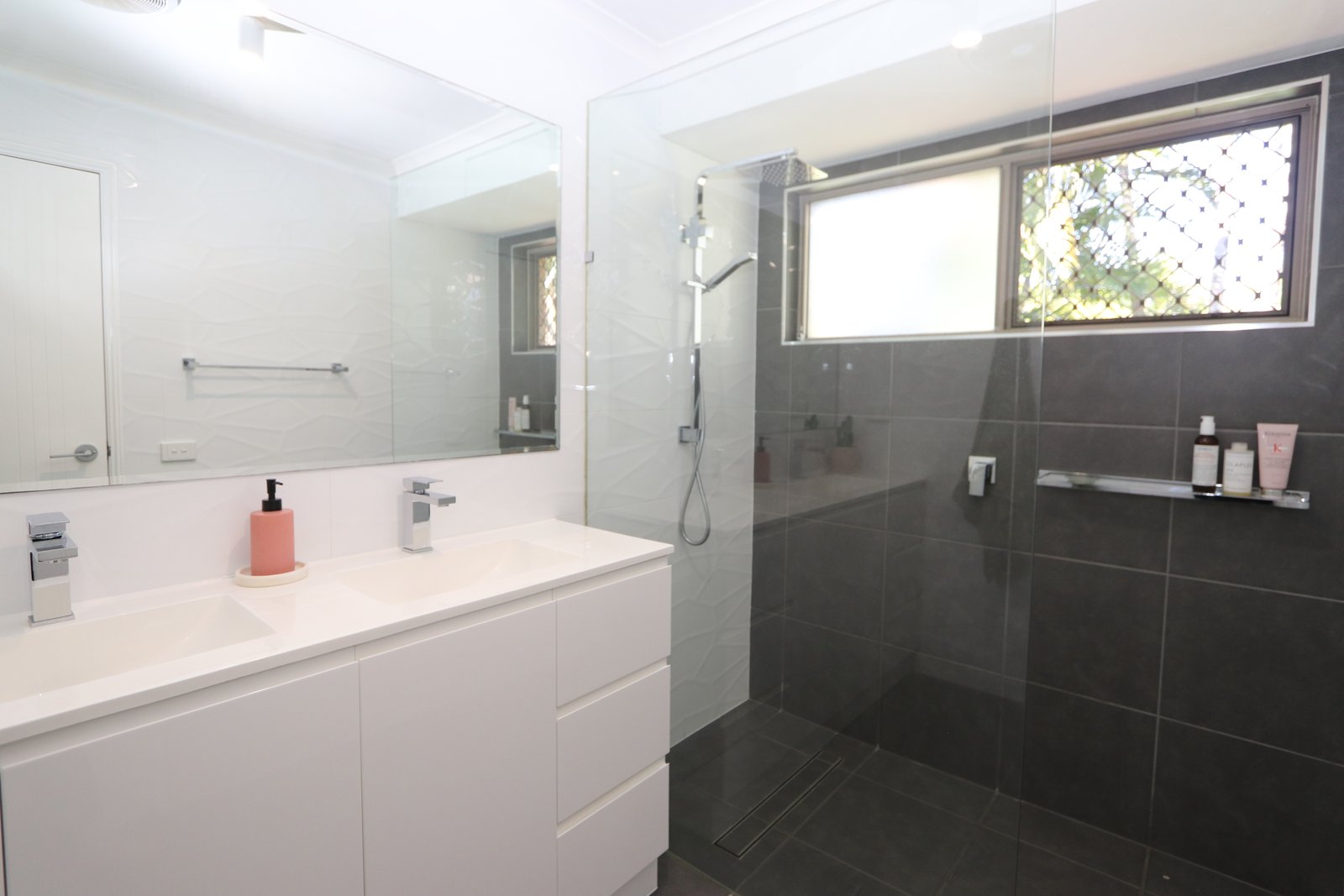 23/1-21 Golden Palms Court ASHMORE 8