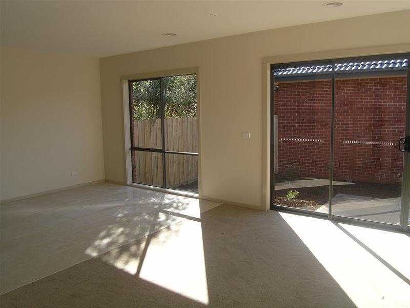 Gallery: 2/31-33 Myola Street