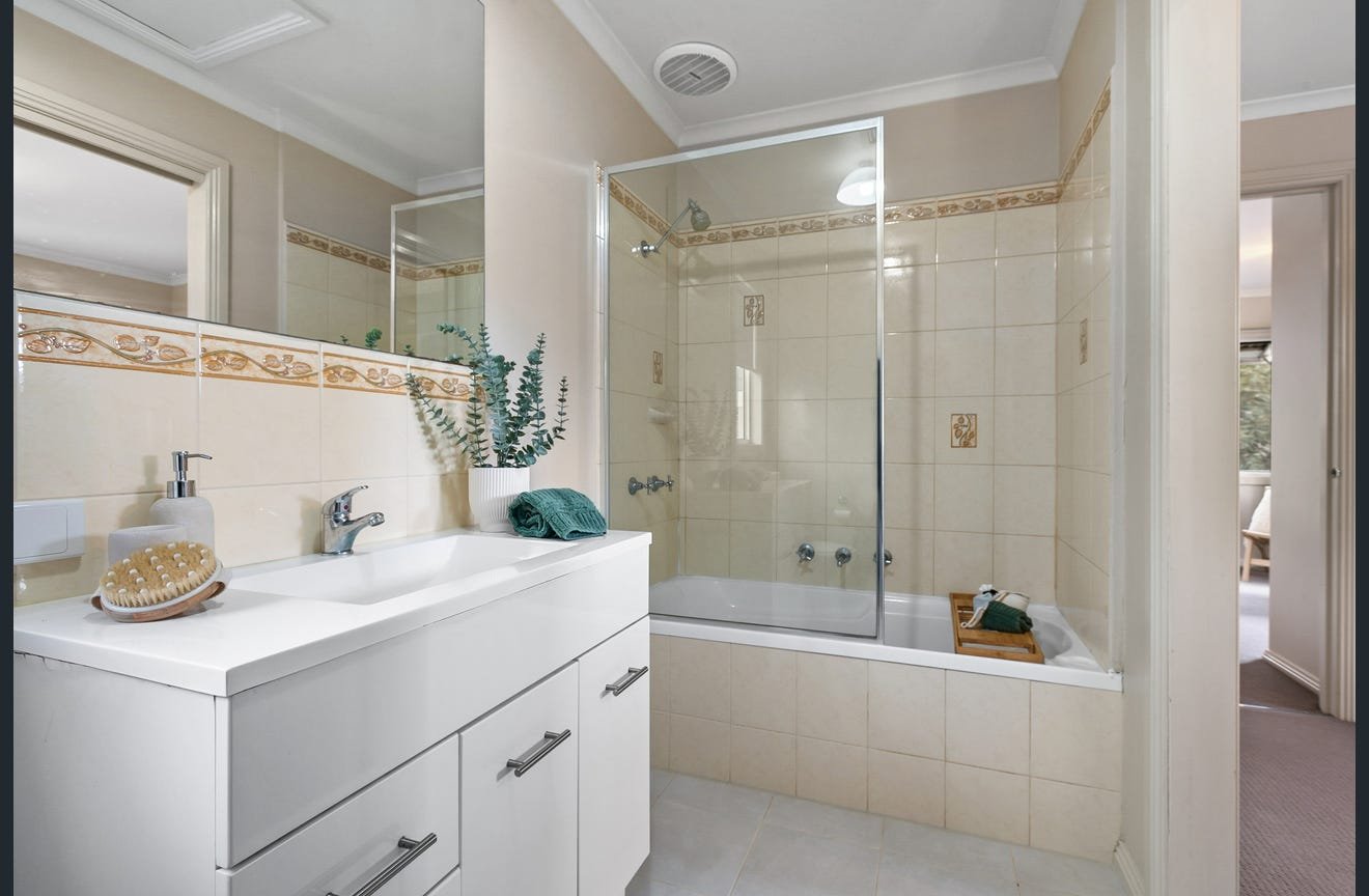 Real Estate and Property in 2/31 Bourke Street , Kyneton, VIC