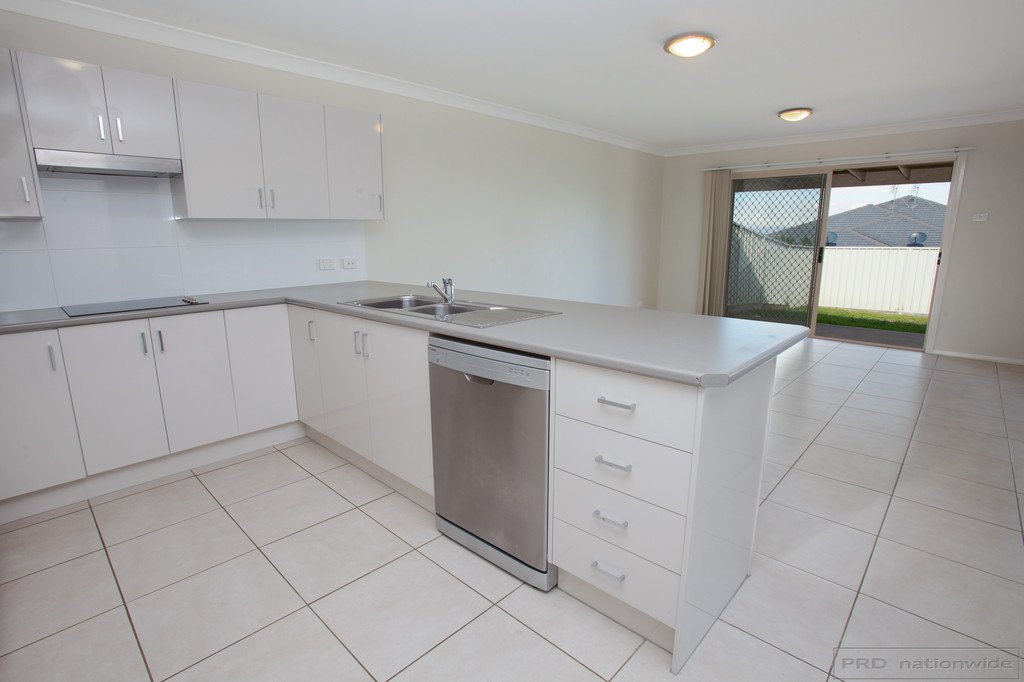 2/31 Broomfield Crescent SINGLETON 5