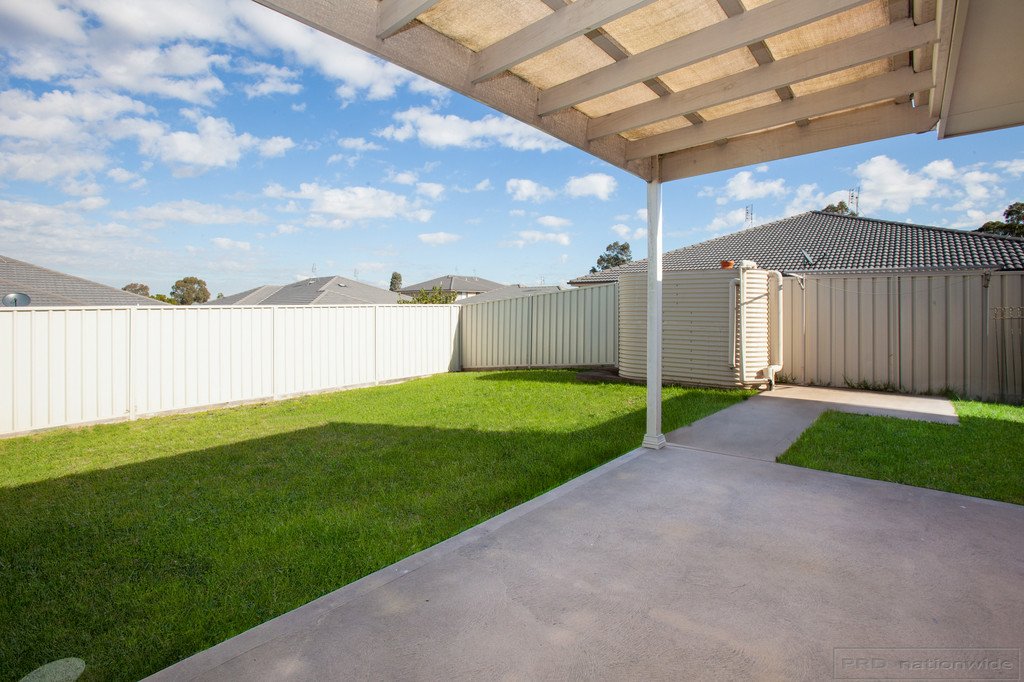 2/31 Broomfield Crescent SINGLETON 12