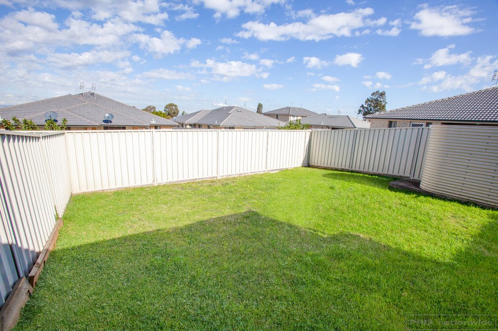 2/31 Broomfield Crescent SINGLETON 14