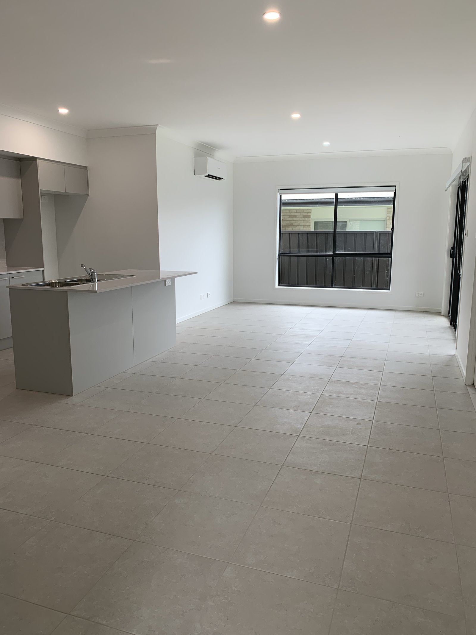 2/31 Crestwood Rd  Thornton 3