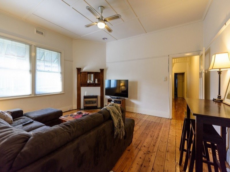 Gallery: 231 Esplanade East