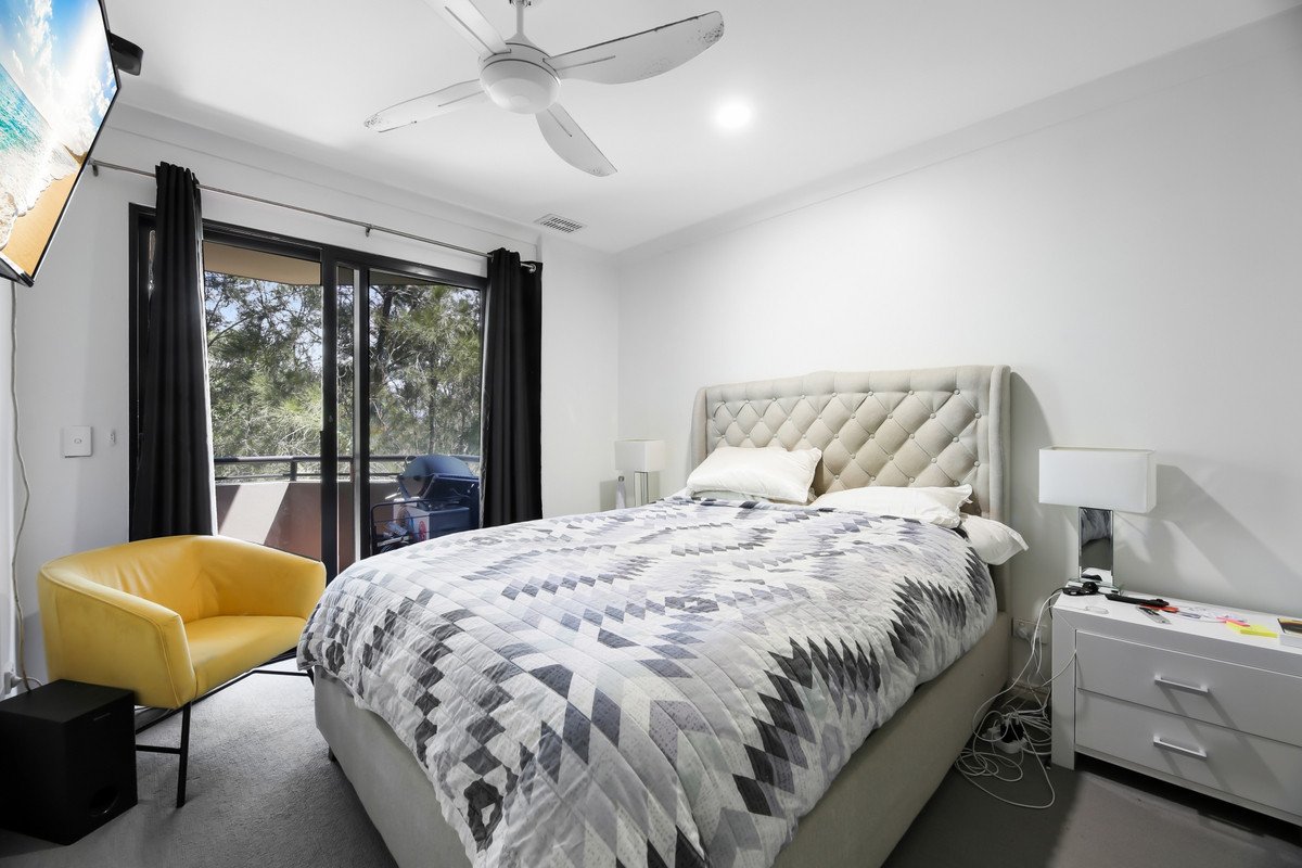 23/1 Great Hall Drive Miami 7