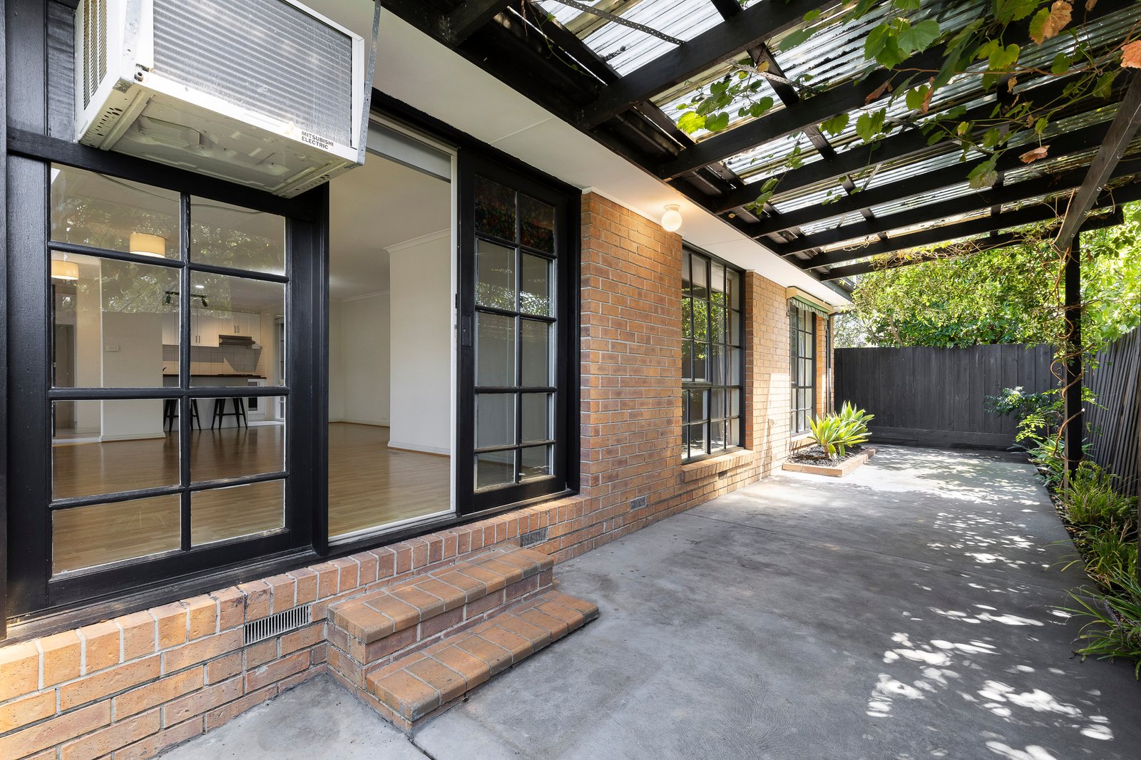 Gallery: 2/31 Hamer Street