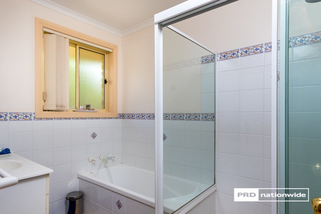 2/31 Nancy Street TAMWORTH 5