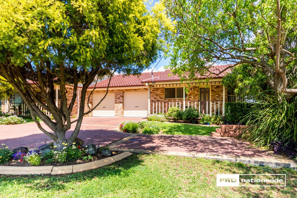 2/31 Nancy Street TAMWORTH 12