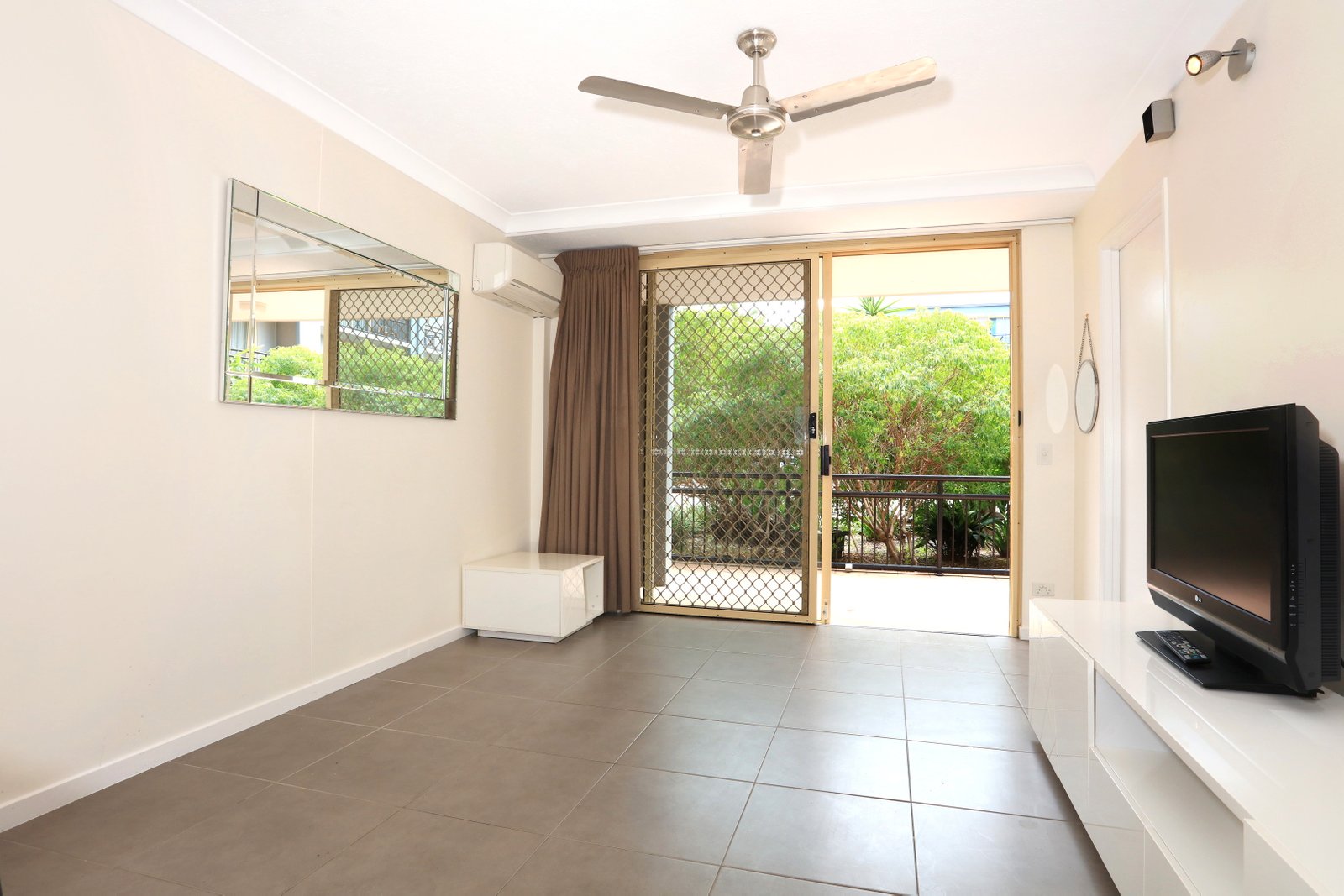 23/1 Paradise Island SURFERS PARADISE 4