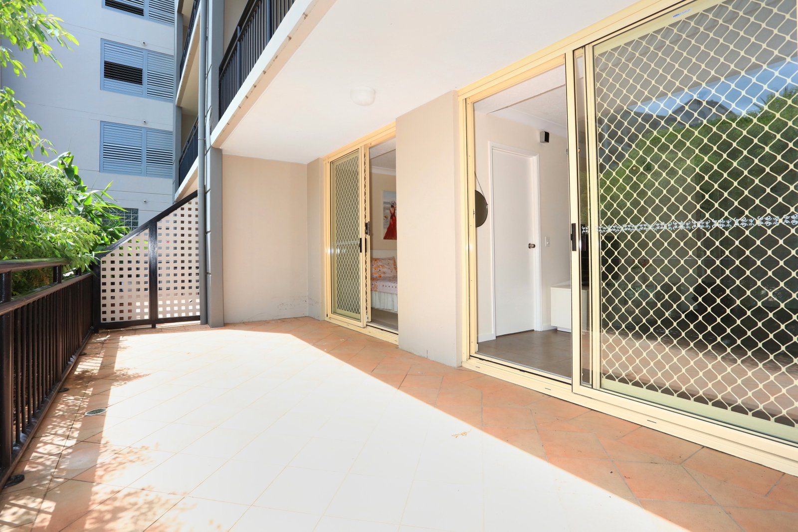 23/1 Paradise Island SURFERS PARADISE 13