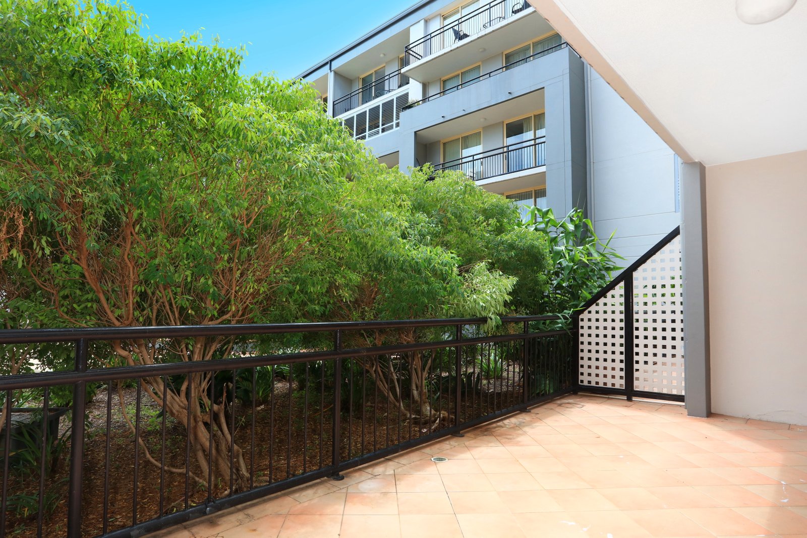 23/1 Paradise Island SURFERS PARADISE 14