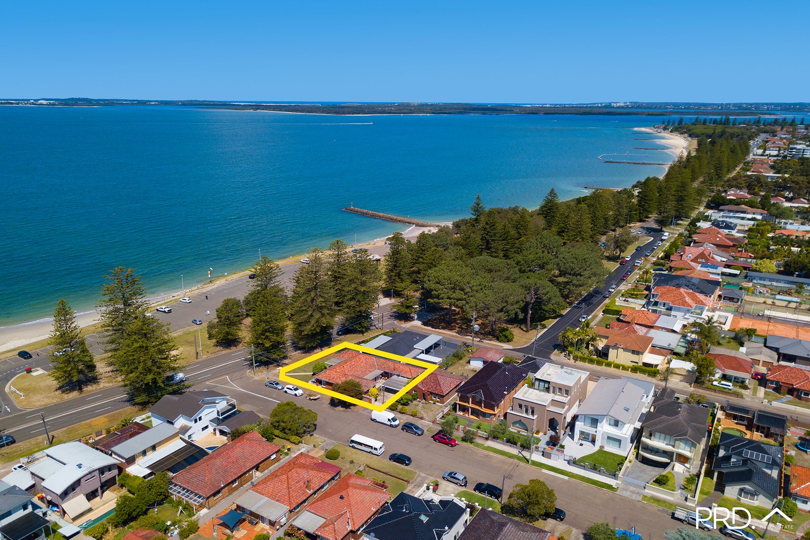 231 The Grand Parade MONTEREY 15