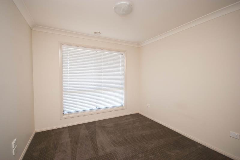2/31 Warambee Crescent GLENFIELD PARK 6