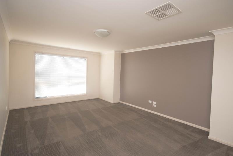 2/31 Warambee Crescent GLENFIELD PARK 2