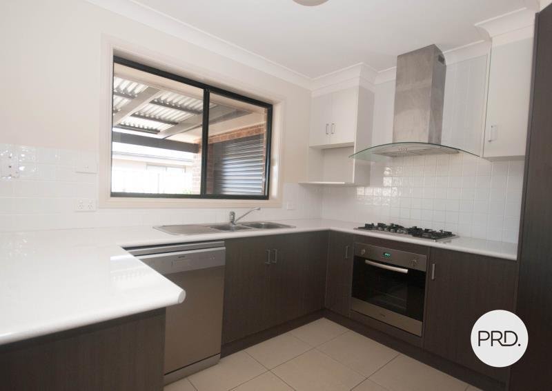 2/31 Warambee Crescent GLENFIELD PARK 5