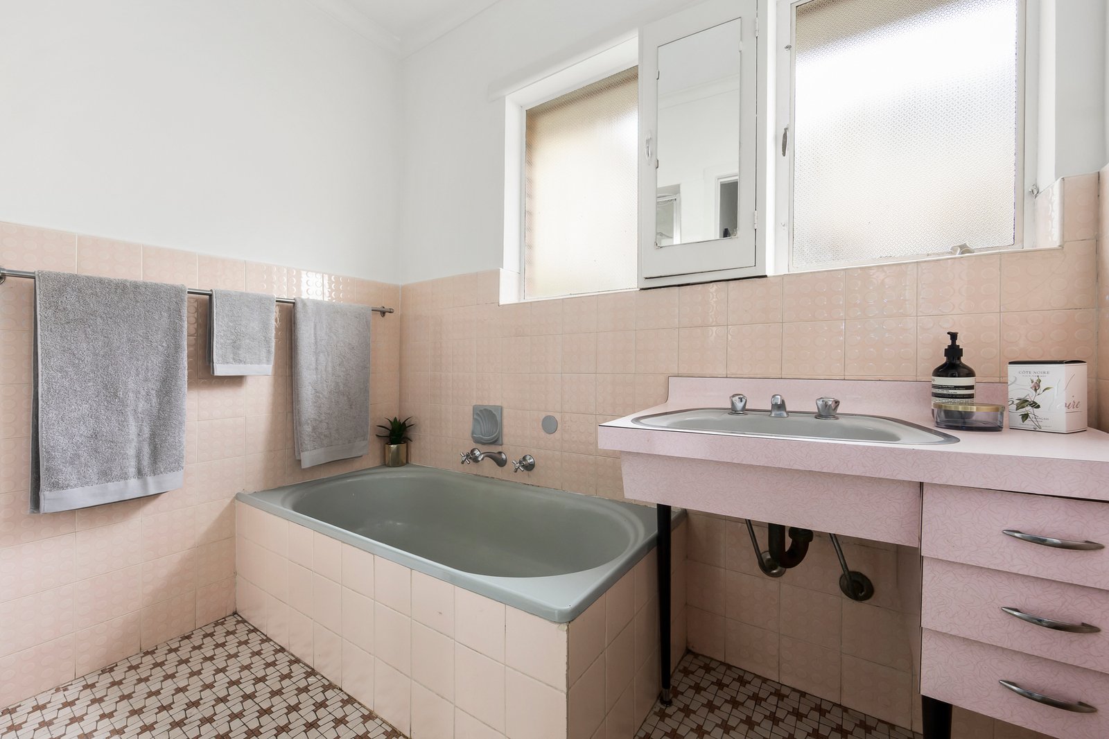 2/31 Weir Street, Balwyn, 3103