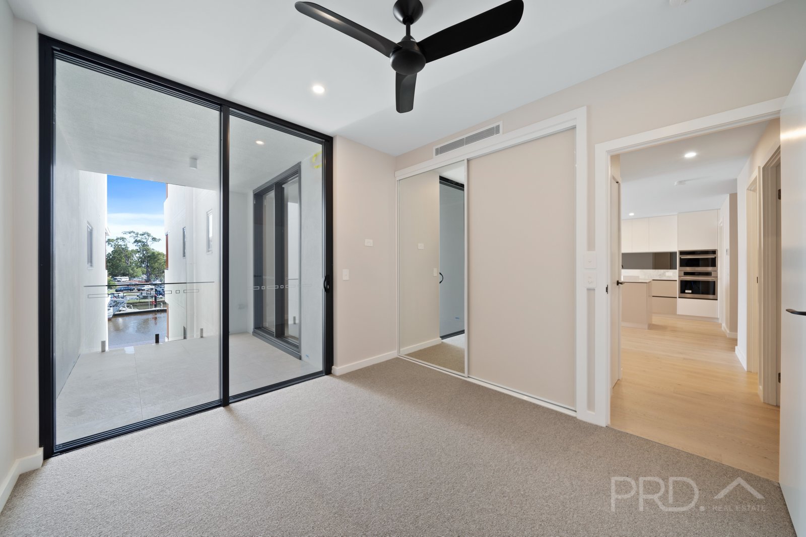 23/10 Auster Street REDLAND BAY 23