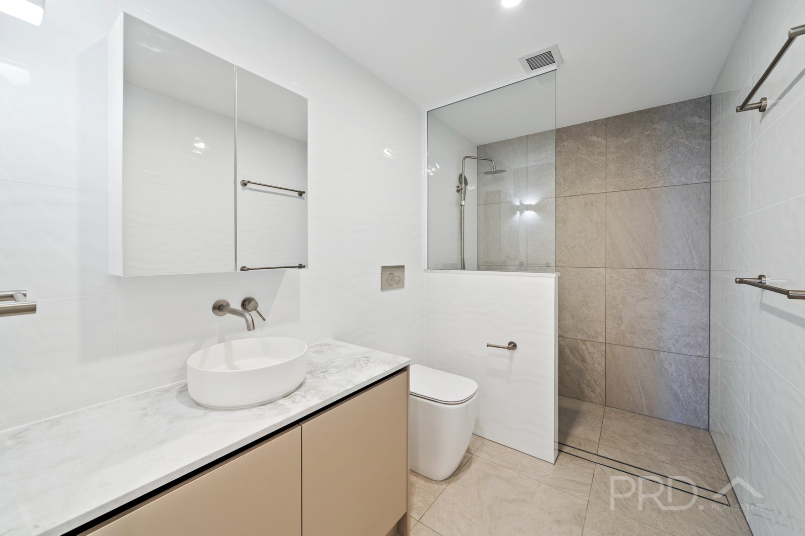 23/10 Auster Street REDLAND BAY 24