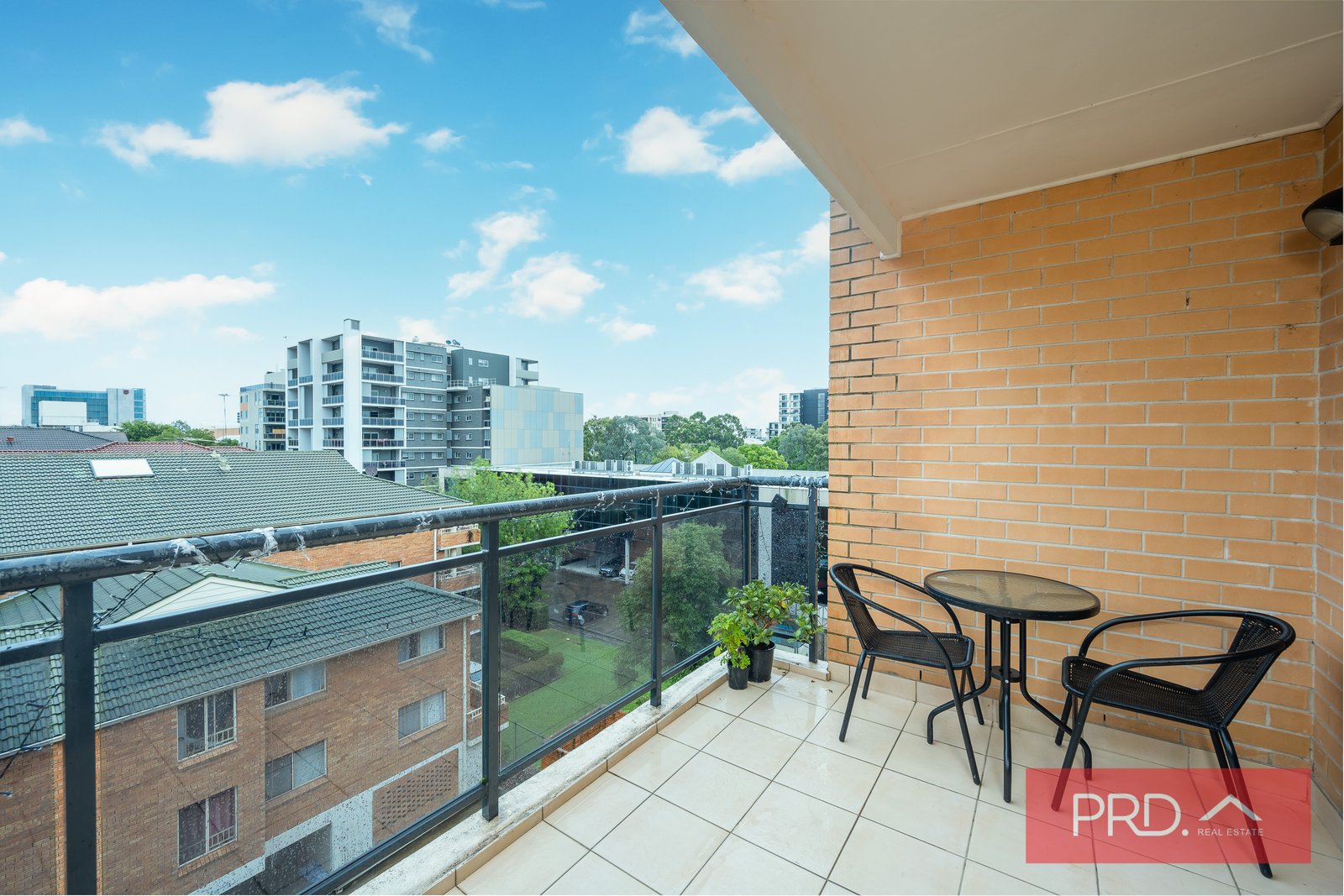 23/12-20 Lachlan Street LIVERPOOL 9