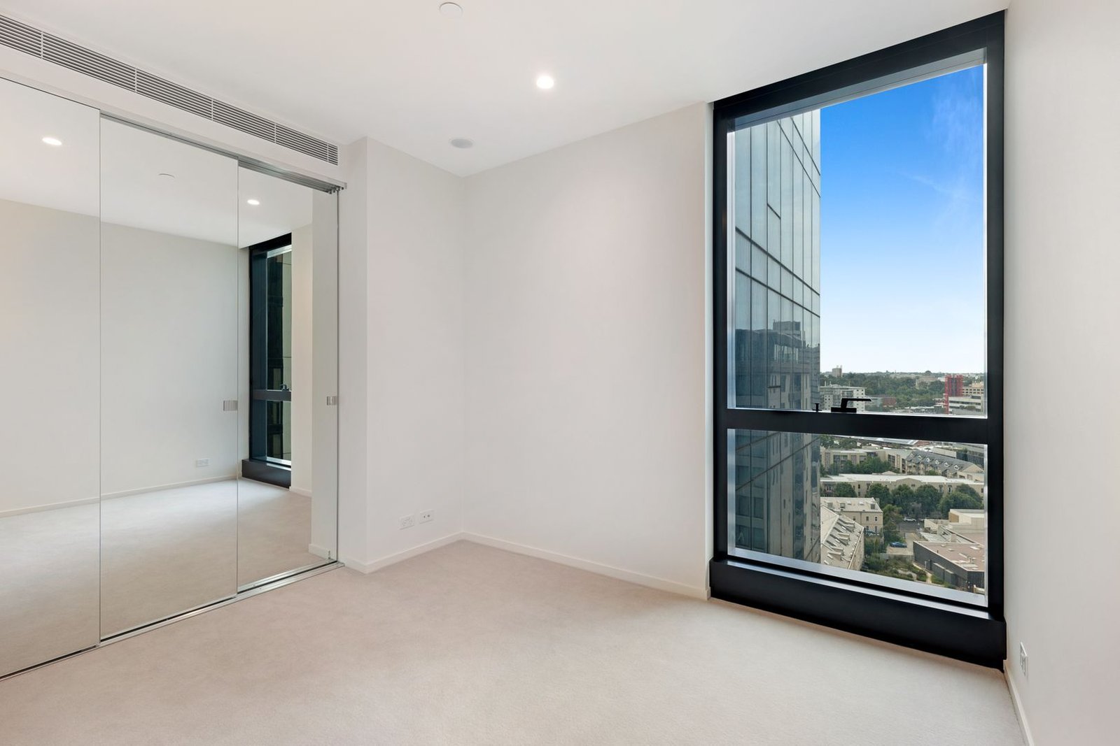 2315/70 Southbank Boulevard SOUTHBANK 3