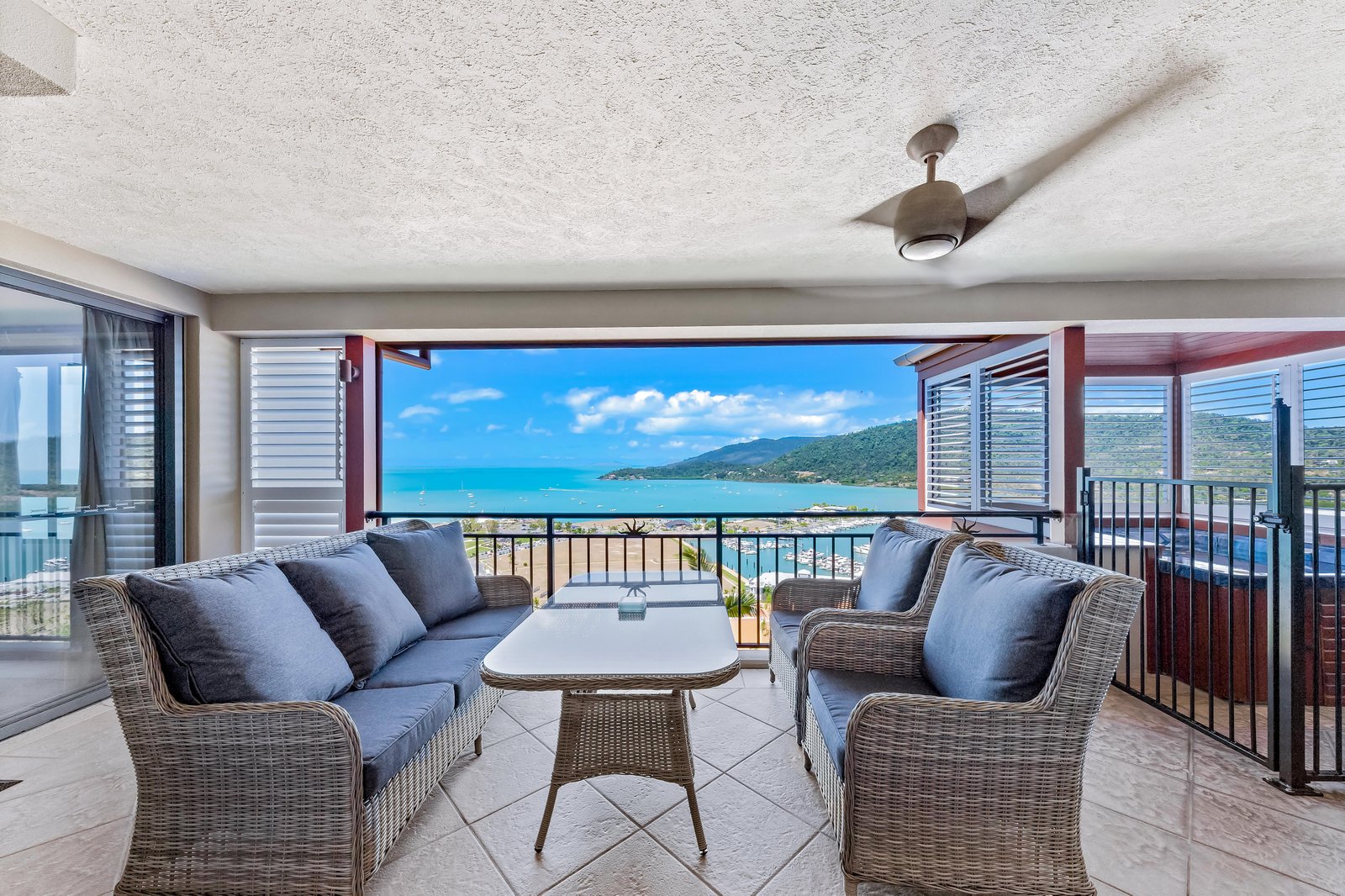 23/16 Golden Orchid Drive AIRLIE BEACH 1
