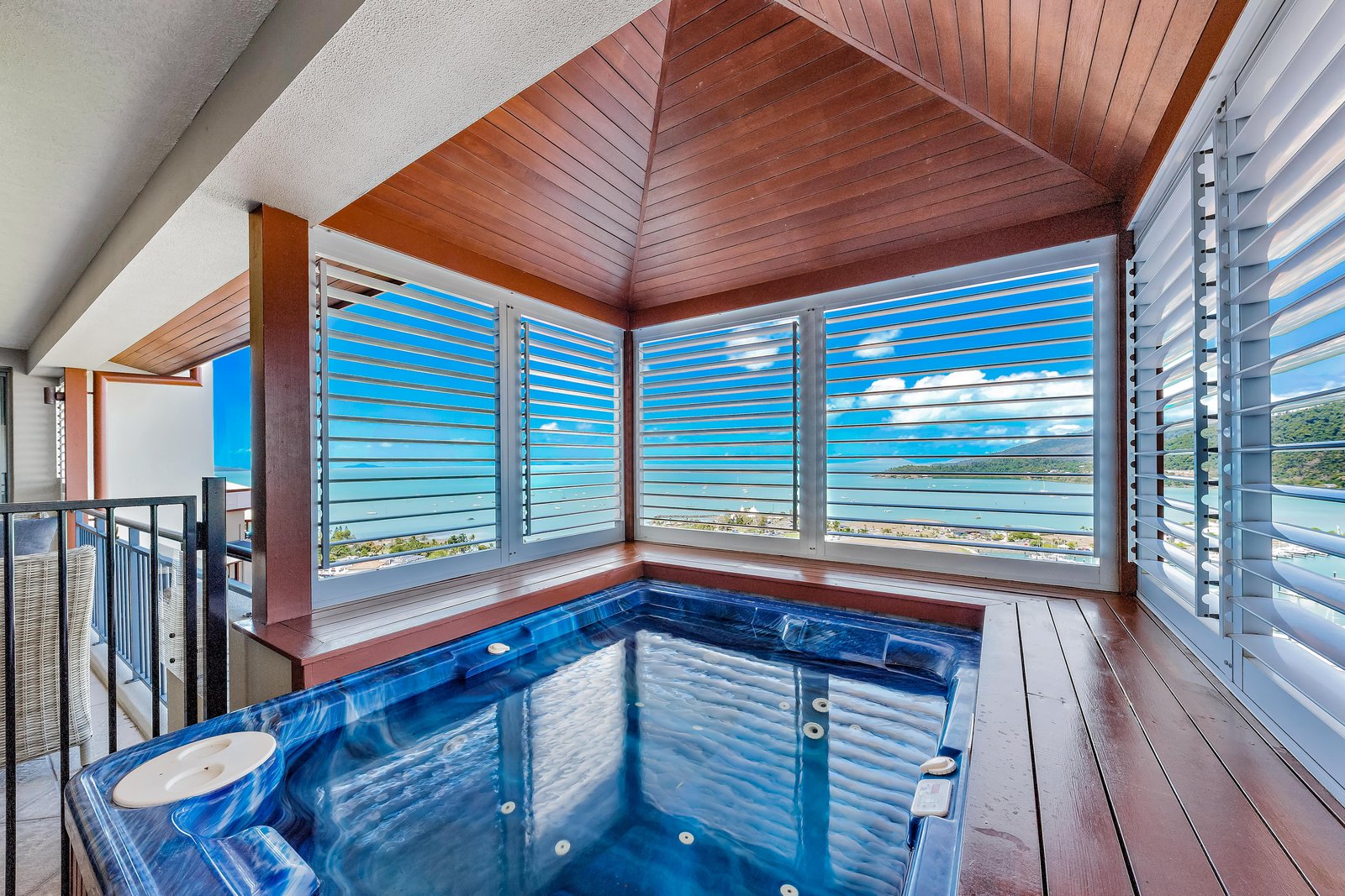 23/16 Golden Orchid Drive AIRLIE BEACH 2